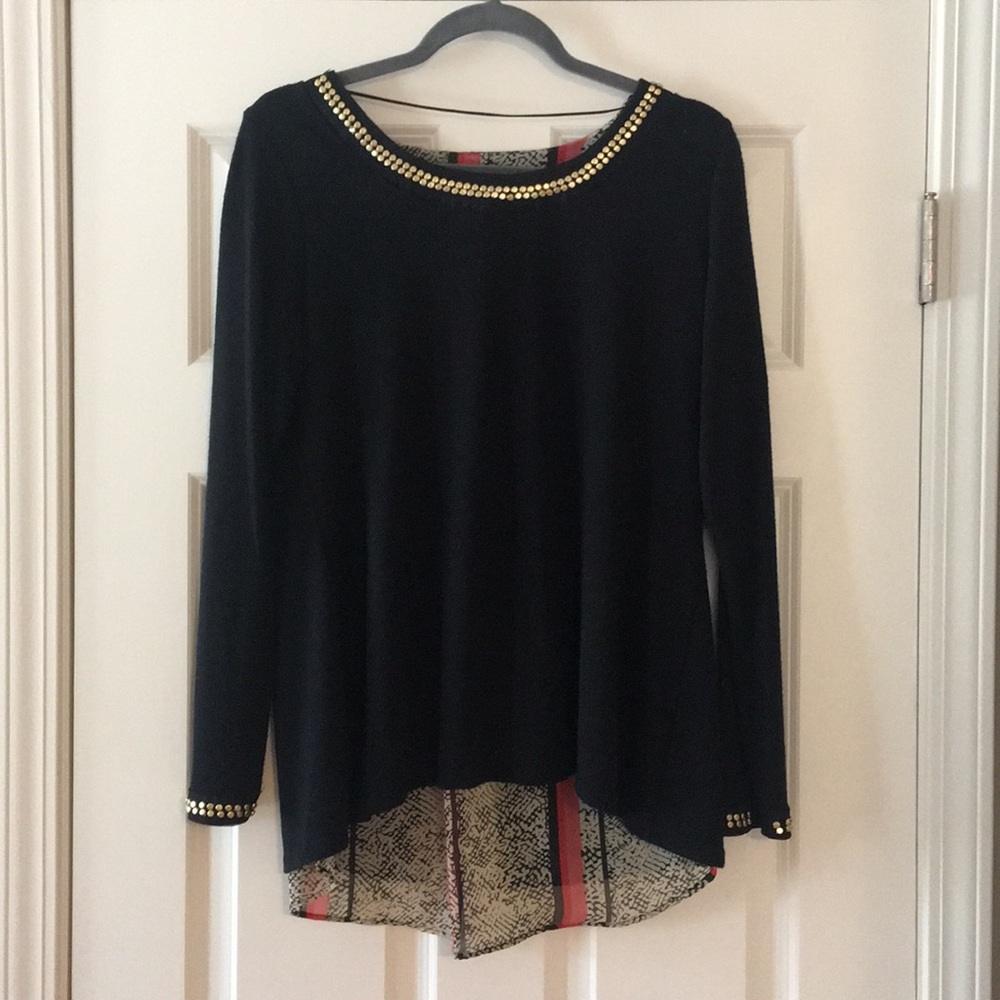 High-low lightweight sweater